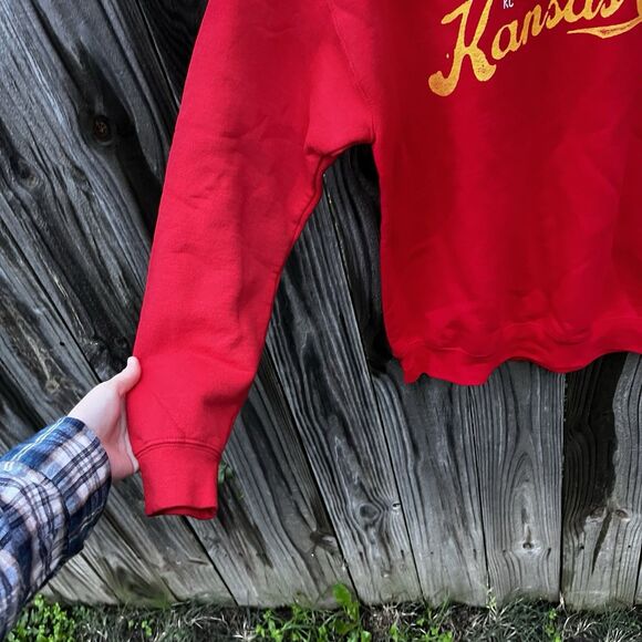 Kansas City Chiefs Football Crewneck Sweatshirt Unisex Medium Red Script Flag - Picture 7 of 16